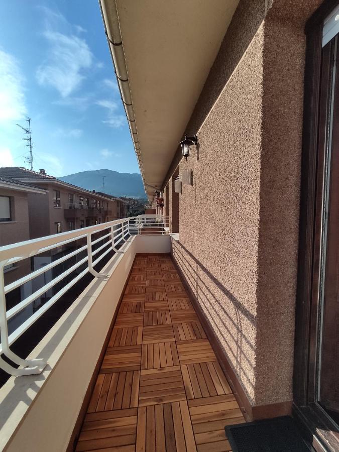 Acogedor Apartamento Junto A La Plaza Villasana de Mena Extérieur photo